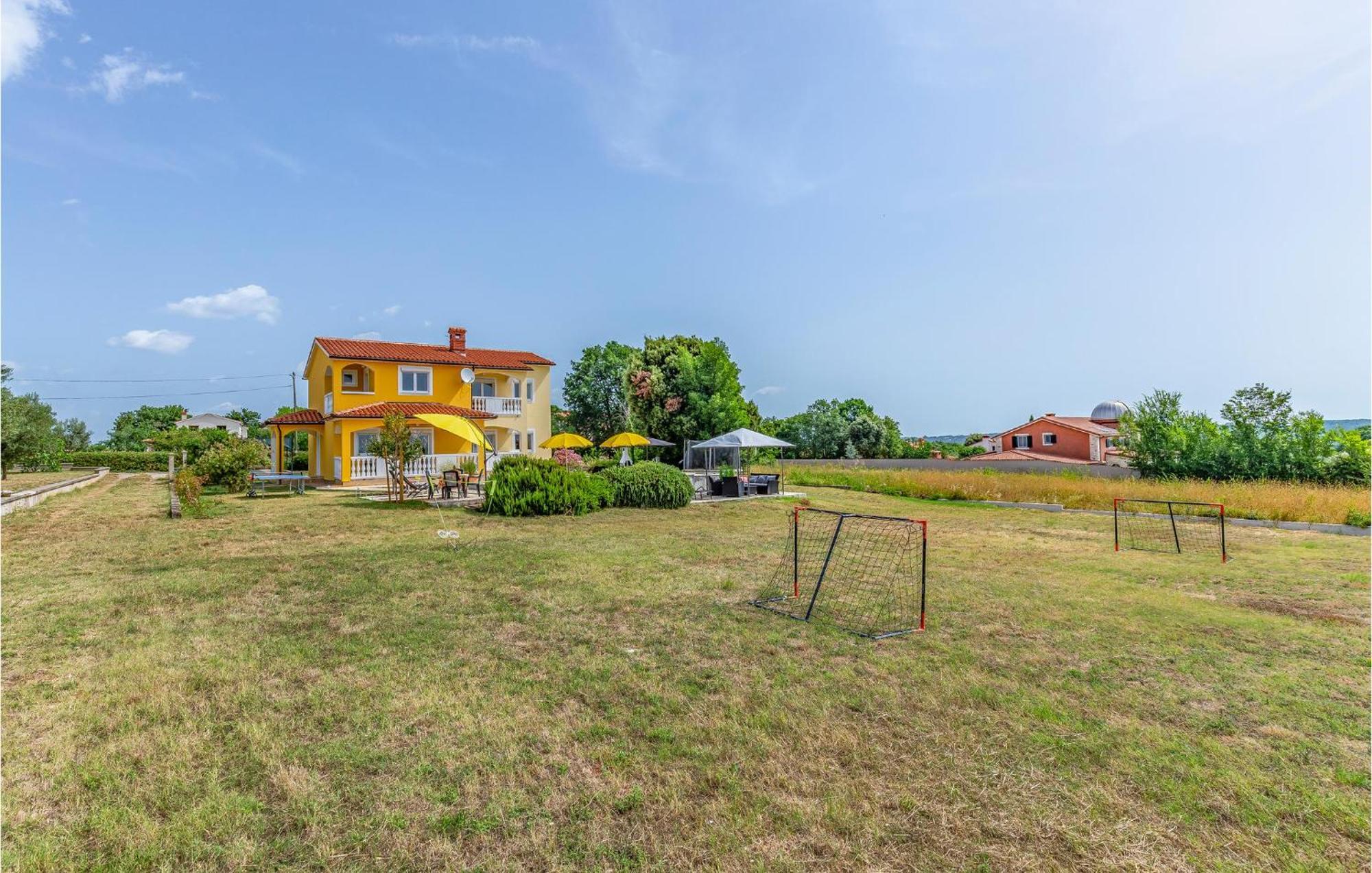 Amazing Home In Valtura Buitenkant foto